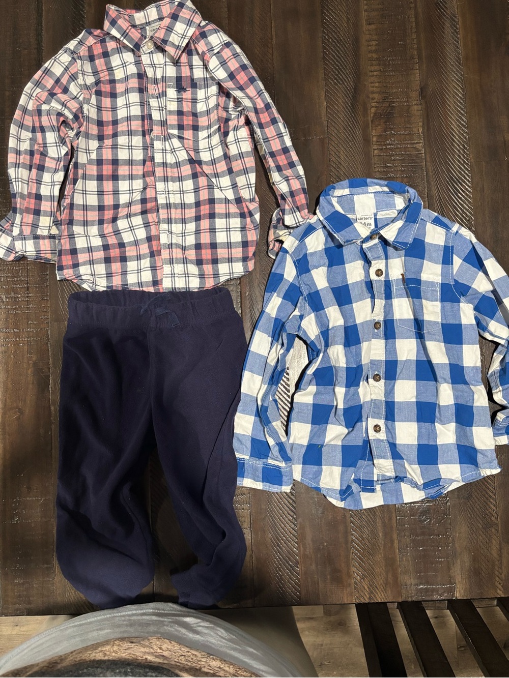 Boy’s lot of clothes 2 shirts, 1 sweatpants size 24 month